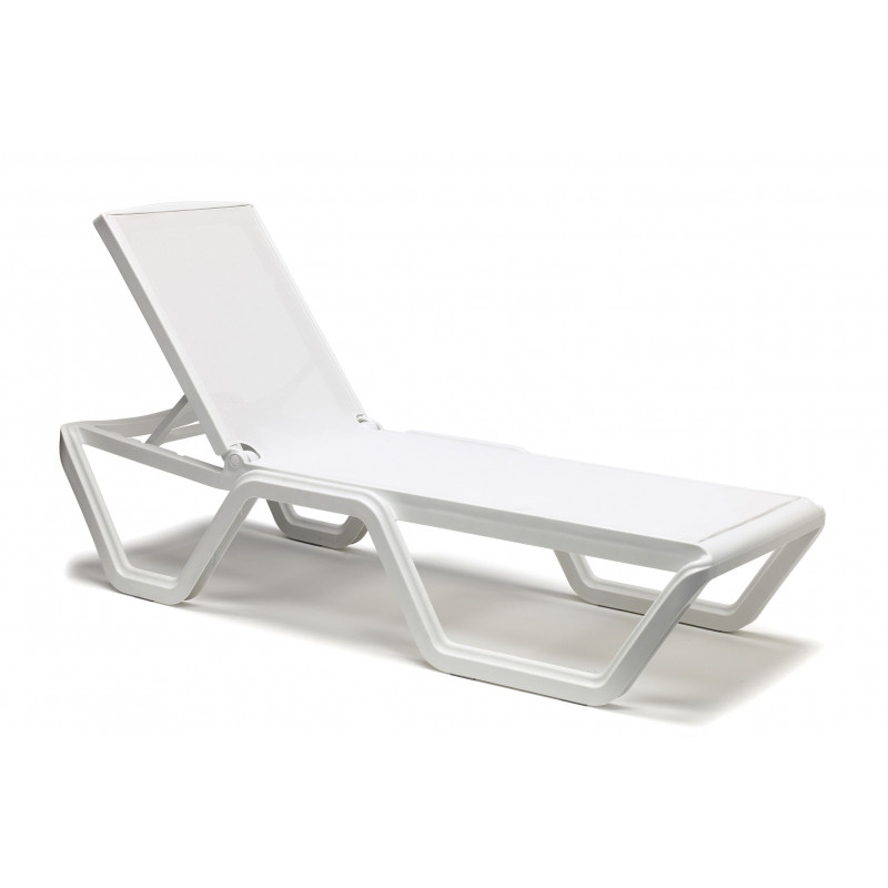 Bain de soleil design à roulettes VELA blanc par Scab design Bain de soleil design à roulettes VELA blanc par Scab design