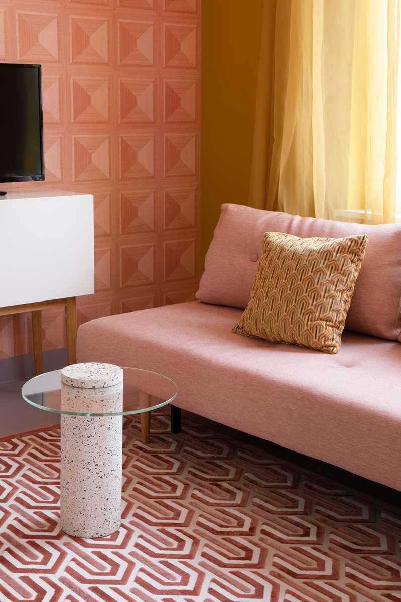 Table d'appoint ROSALINA en terrazzo rose - Zuiver