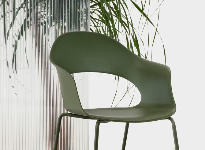 Chaise design verte Lady B par Scab design