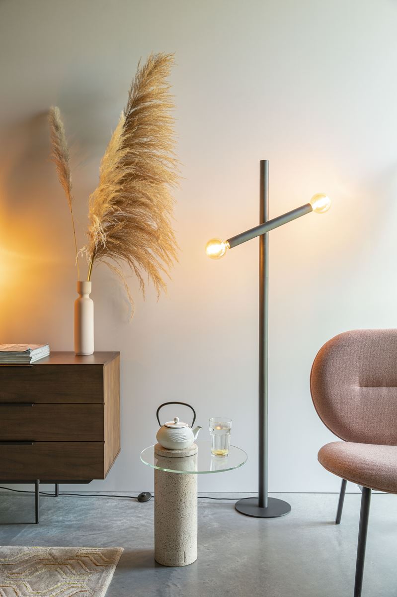 Lampadaire noir mat style indus Hawk - Zuiver