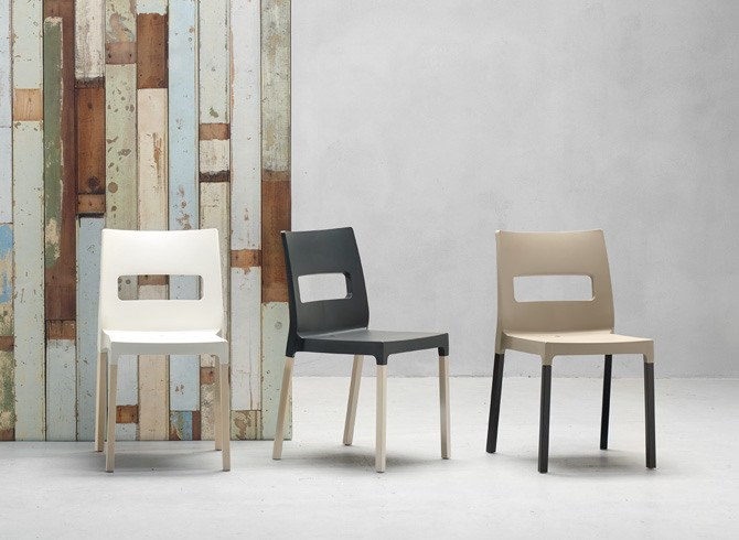 Lot de deux chaises Natural Maxi Diva par Scab design