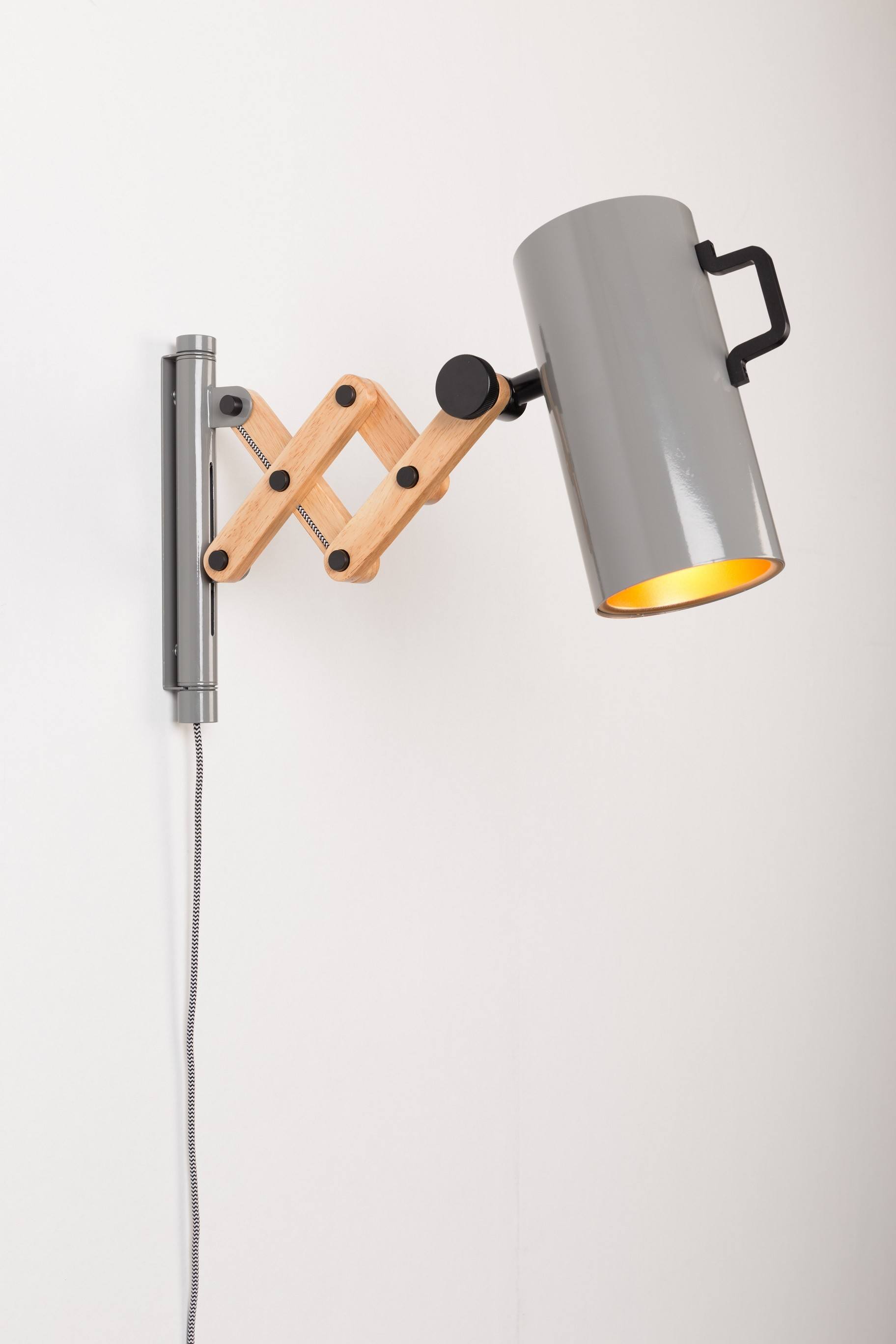 Applique extensible FLEX dimmable en acier et bois d'hévéa