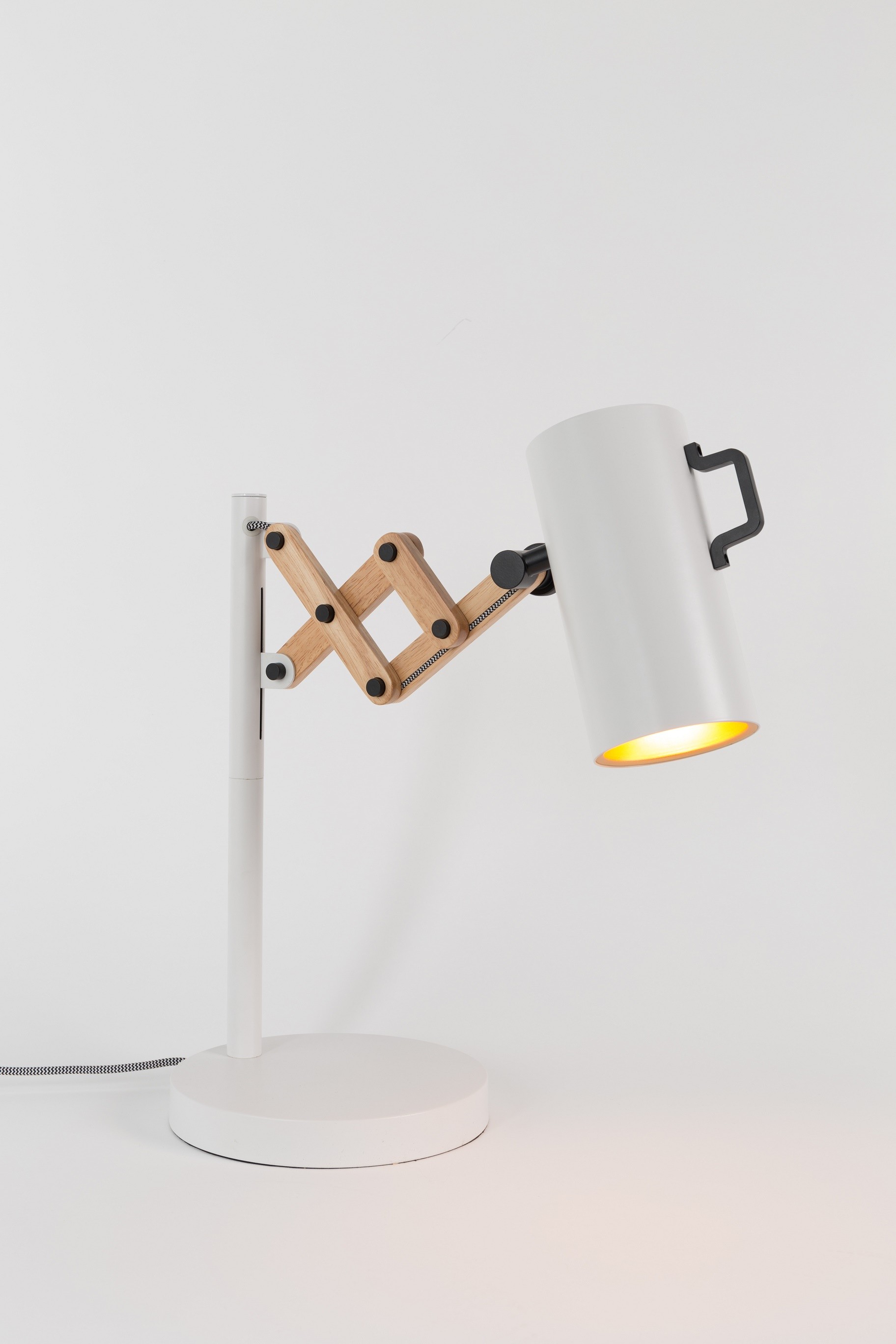 Lampe de table extensible FLEX dimmable en acier et bois d'hévéa